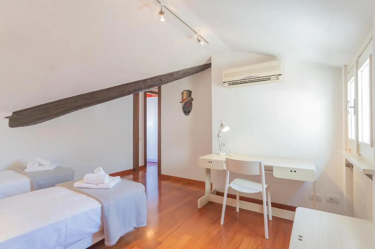 Apartment La Mansarda By Rent All Como